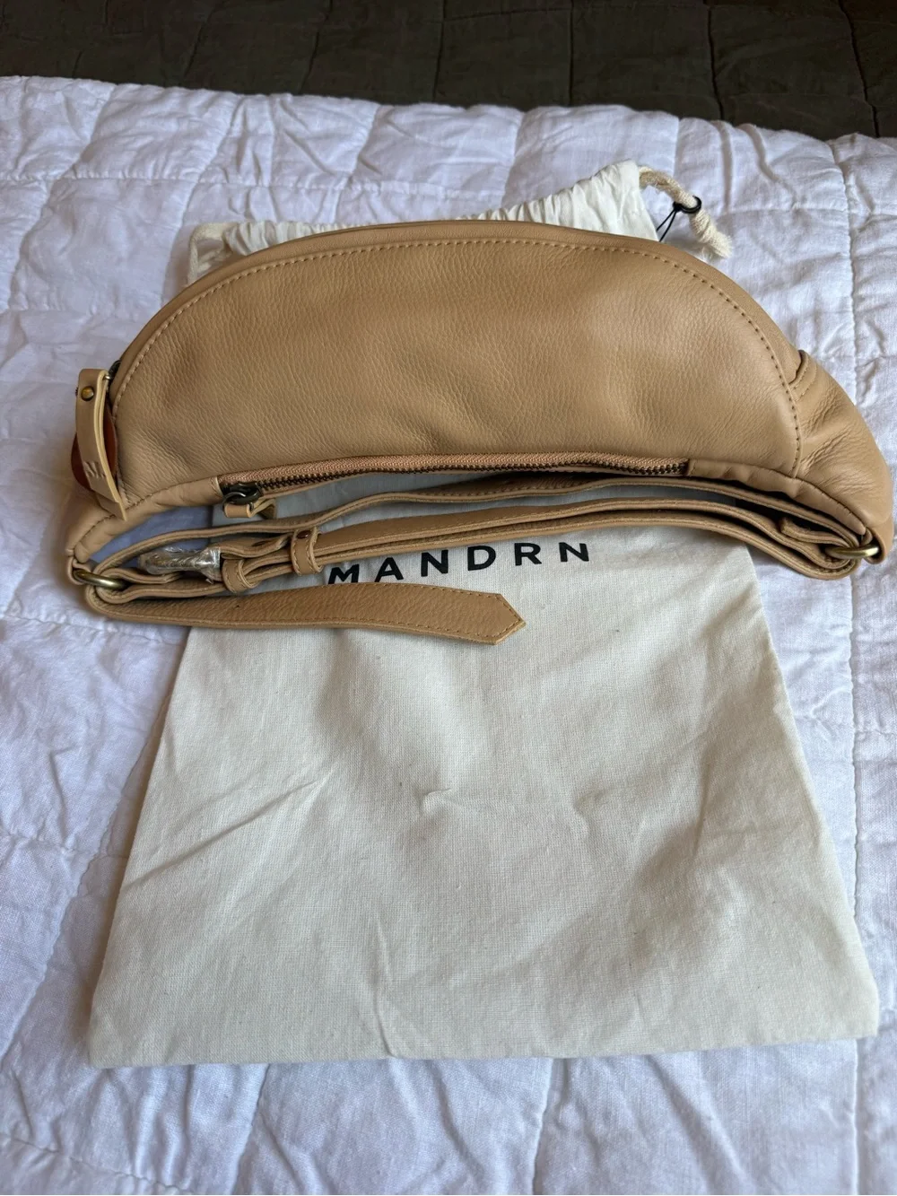 Mandrn woven atlas